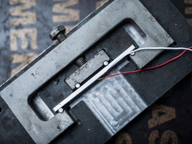 PITTING/CREVICE CORROSION TEST